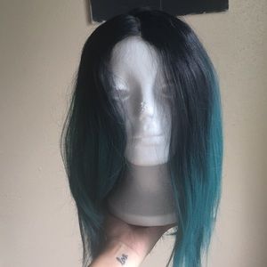 Powder room D Lace front Black & Green ombré wig